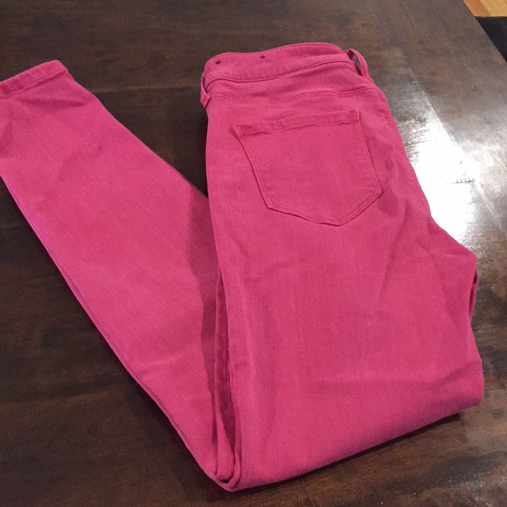 Size 6/28 pink skinny crop jeans